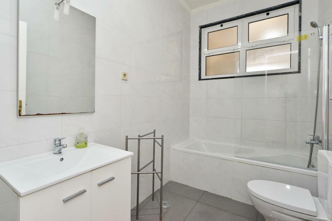 Guest House Avenida Lisbon Bagian luar foto