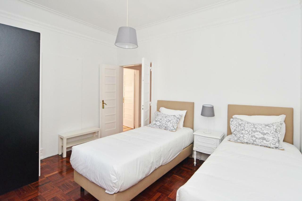 Guest House Avenida Lisbon Bagian luar foto